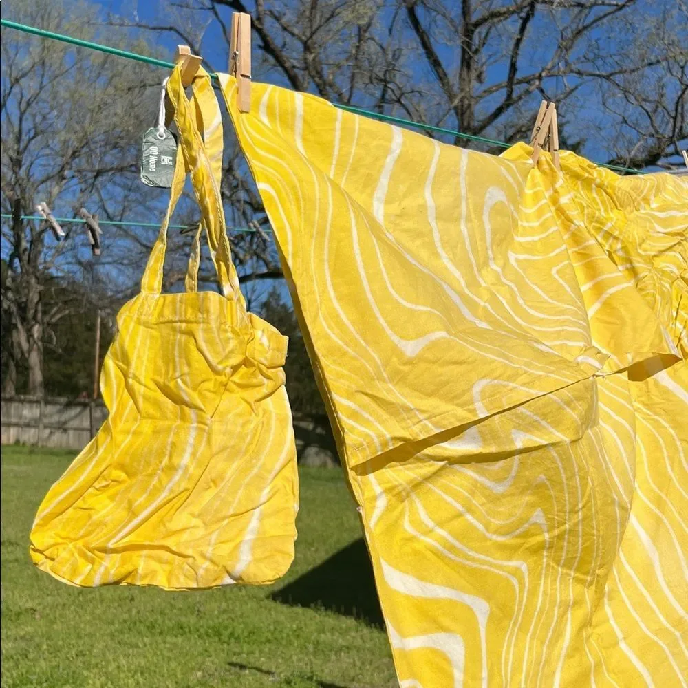 UO Lucas Marble Sham Set in Vibrant Yellow & White Swirl Pattern Standard Size